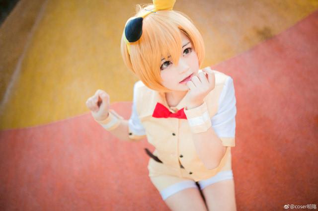 神奇宝贝皮卡丘拟人cos,兽耳萝莉快到大师球里来