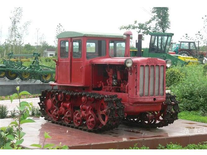 东方红大功率 a href="#" data-lemmaid="8070405">履带拖拉机 /a>