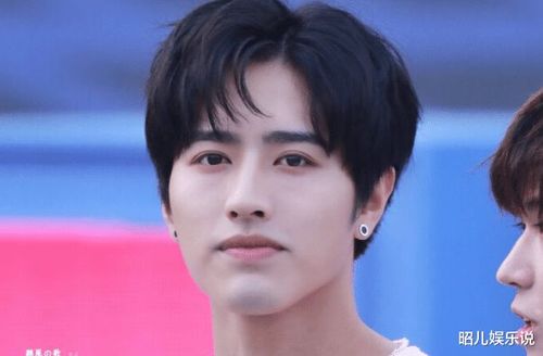 1995年出生的罗正长相比较可爱也是一个很有潜力的明星