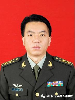 赵小兵:中共党员,国家中级拓展培训师,军队自主择业干部.