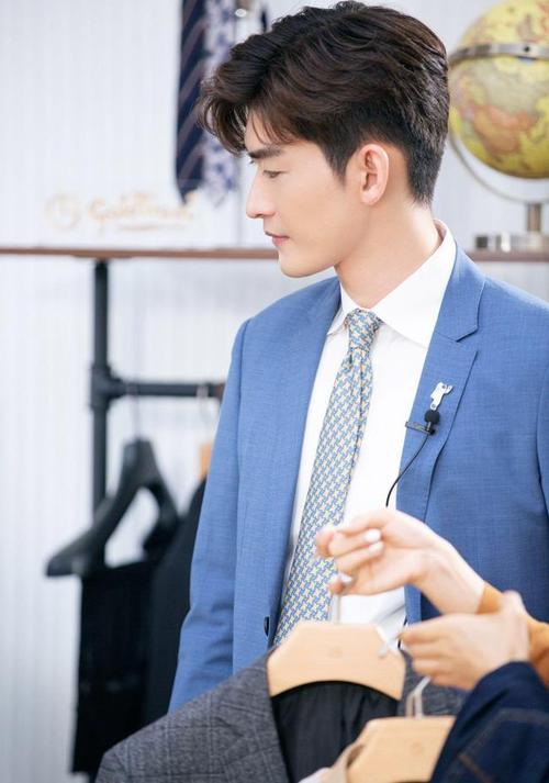 西装穿的要有型单看张翰style就晓得了帅的不一样