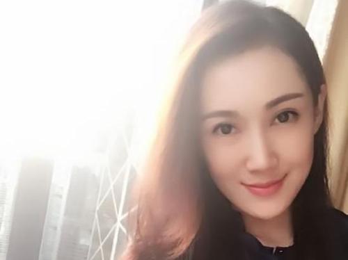 韩磊娇妻曝光,气质高雅,千娇百媚