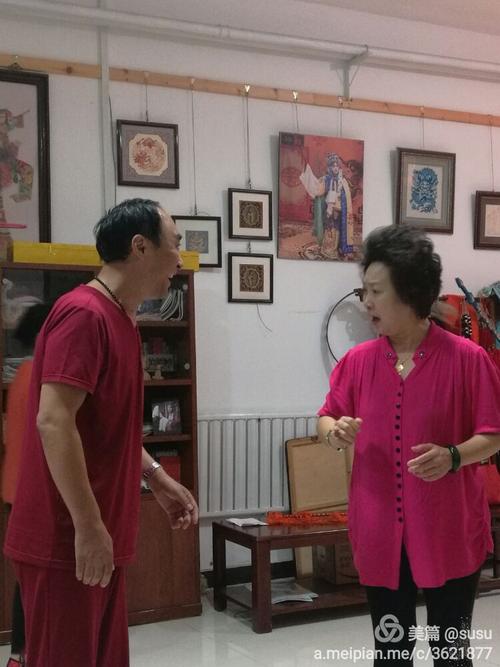 剧中闫母由张秀云饰演.