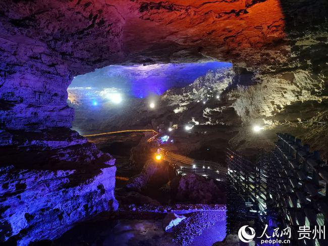 贵州绥阳:带你探访双河谷洞中亿年之久的神秘|天坑