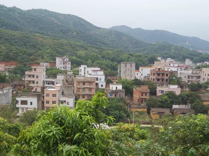 href="/item/广东省">广东省 /a>茂名市高州市社背村位于谢鸡镇的东北