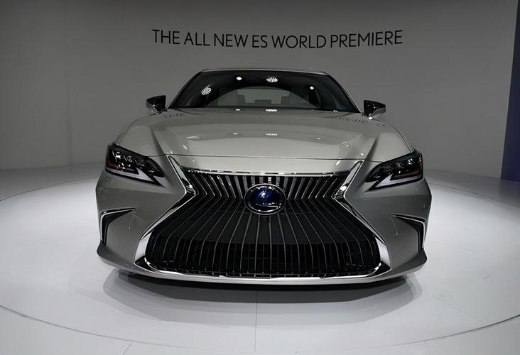 29万提了辆雷克萨斯es200,开了8840km后,车主一肚子话要说