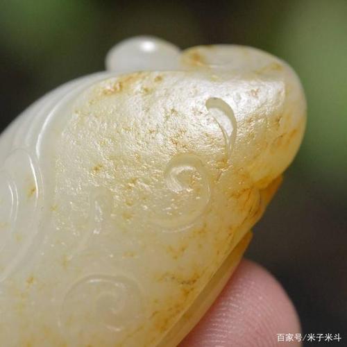 25.59g新疆和田玉洒金皮籽料如意仿古凤吊坠