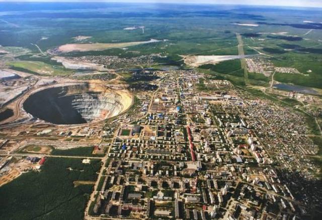 中国这一邻国,面积比印度大,遍地都是金矿,却鲜有人知