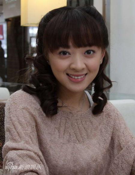 资料:电视剧《满秋》主角-薛薇饰乔玲