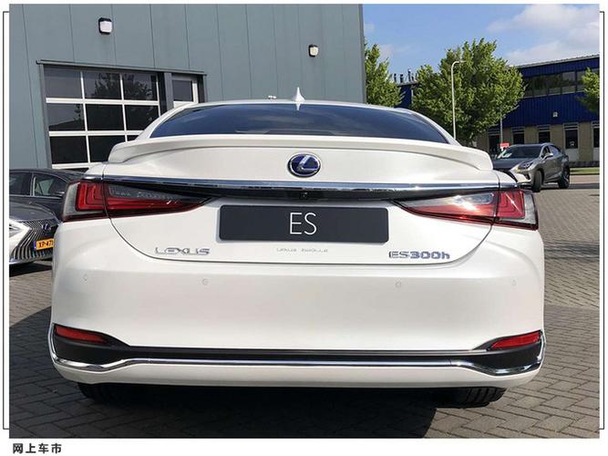 雷克萨斯es300h实拍曝光换搭新动力内饰更豪华安全配置丰富