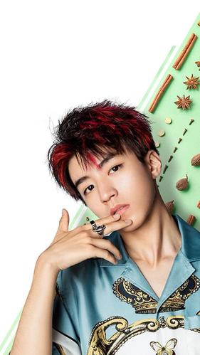 王俊凯新发色演绎敢撩少年全新大片"食"力出击