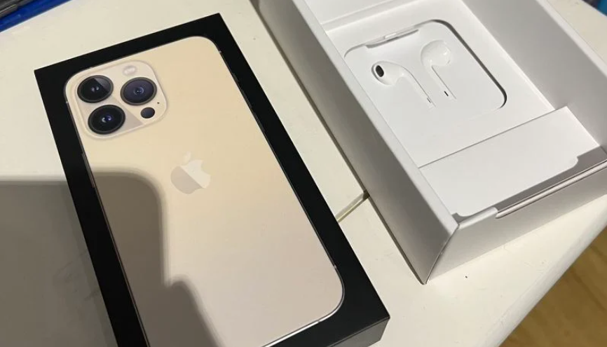 法国版苹果iphone13系列包装盒中仍包含earpods耳机
