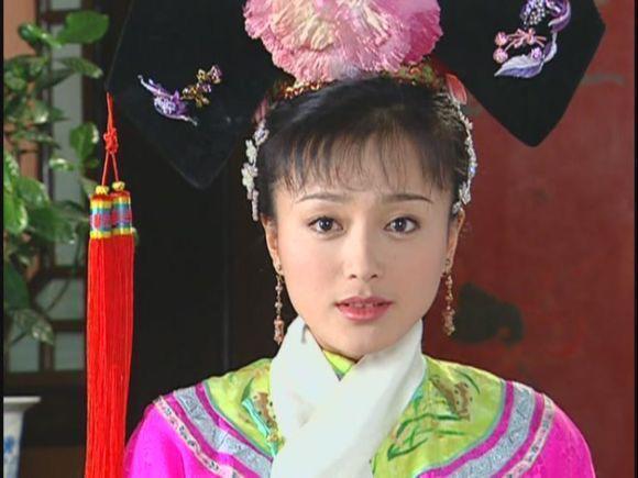 不知道大家一提到《还珠格格》除了表情包会不会想起来那个眼睛会