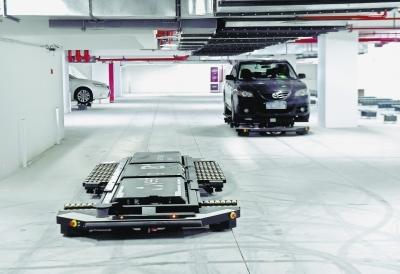 女司机福音!南京自动停车机器人现身