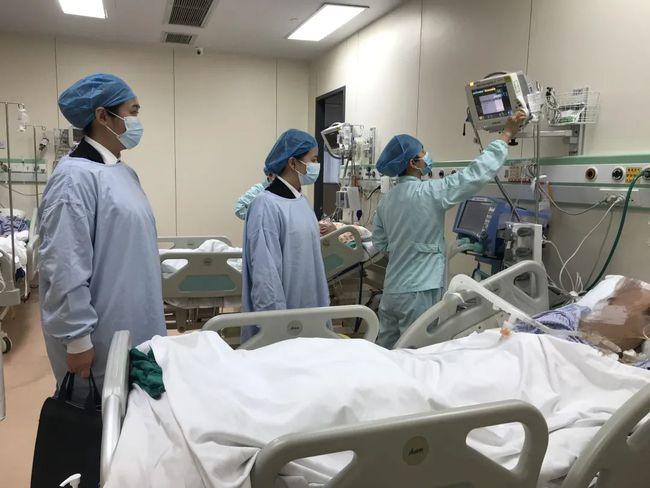 【我为群众办实事】法官助理探视icu病房了解当事人病情