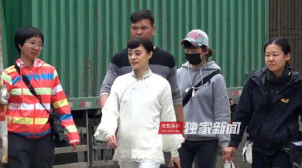 孙俪被曝怀第三胎照片曝光 肚子确实大了