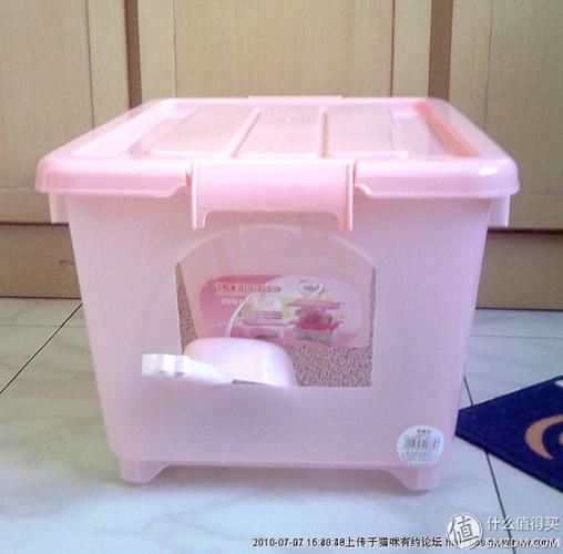 鉴于以上都比较麻烦,所以干脆买了个基础款的全封闭猫砂盆