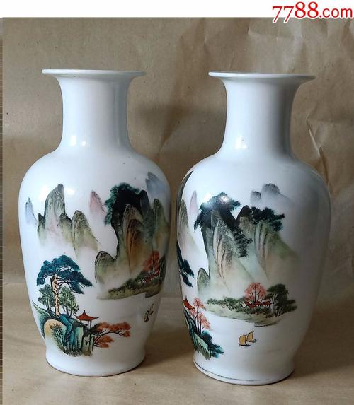 七,八十年代初德化窑粉彩山水花瓶一对