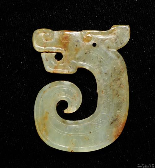 战国龙形小玉佩