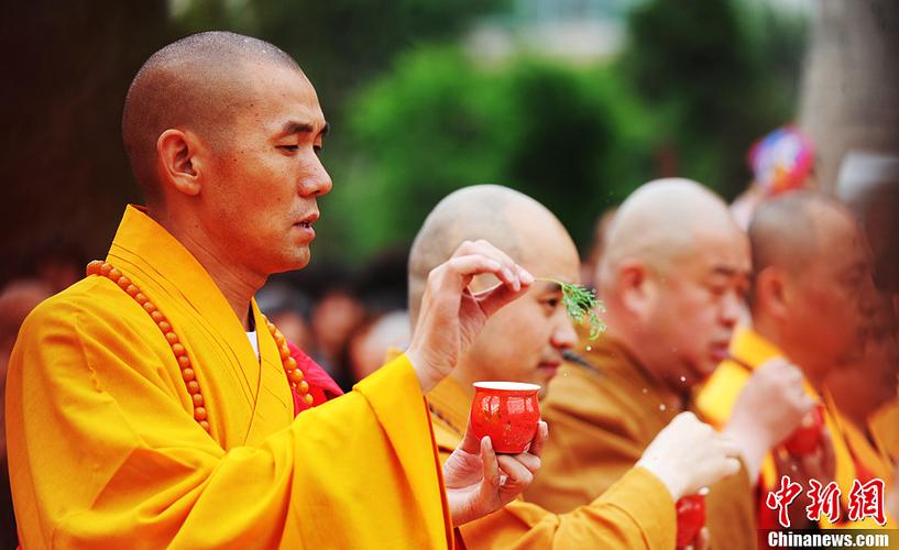 鸠摩罗什寺举行舌舍利塔修复开光仪式