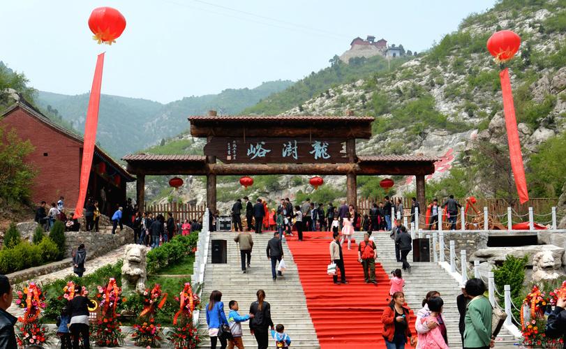 龙澍峪旅游风景区位于山西省襄汾县县城西北的姑射山中,占地约30平方