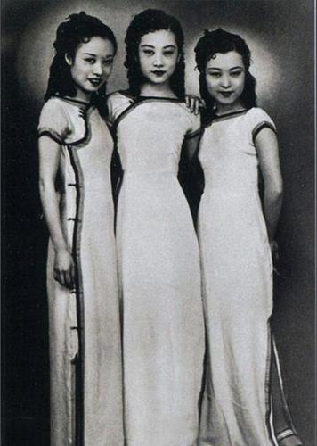 民国时期知性女子最爱穿的衣服,袖子开始很长,逐渐变短!