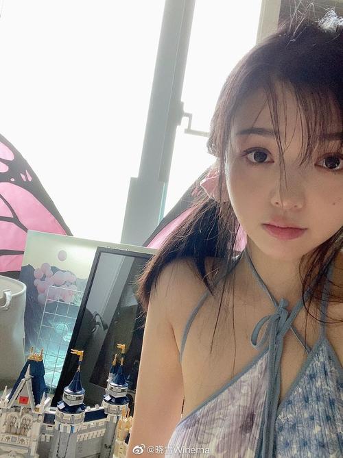 晓雪winema这种长相怎么不红啊,好像洋娃娃