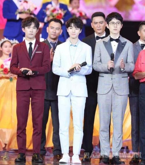 王俊凯易烊千玺刘昊然同框 tfboys独缺王源 流出生图