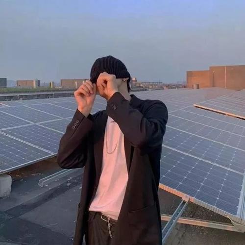 头像| 男生:珍惜人间日常