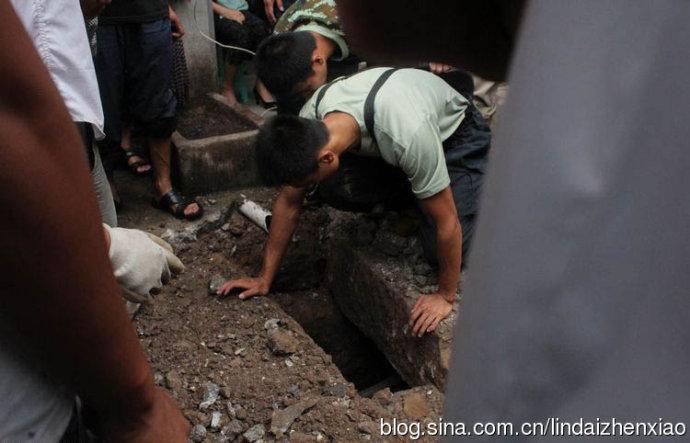 梁平大河坝小孩掉进下水道图