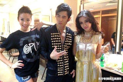 曾给周杰伦伴舞,给张韶涵当"人肉背景",如今她比张韶涵红多了