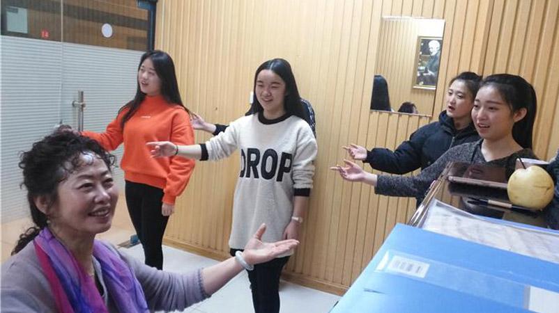 中影人音乐学院名师李小莉声乐课堂