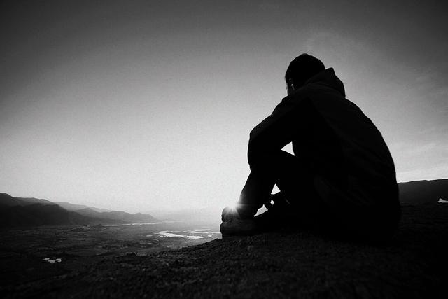 表面风光无限,内心沧桑至极的星座,早已看透人间冷暖