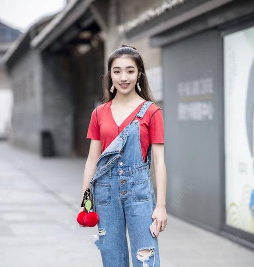 7位美女笑起来真好,背带裤减龄必备,赵丽颖减龄必备