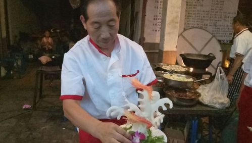 只要请来村友邻里,搭棚设灵,都少不了迎纸扎,请灵,盖棺罩,献饭,奠酒