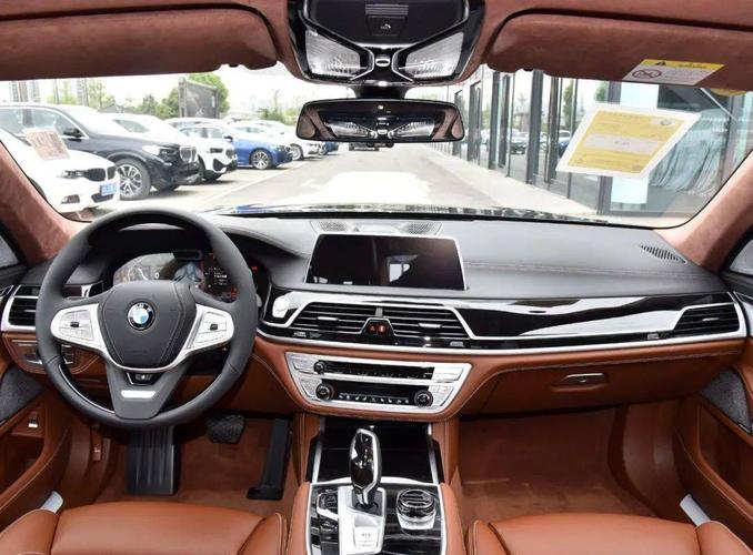 宝马740li车主是如何看待入门级730li的?7系各车型都不容小觑.