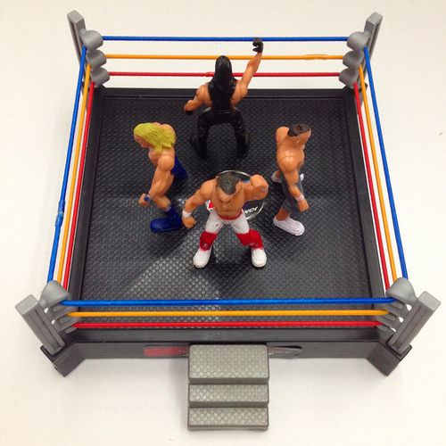 是 是否跨境货源 : 是 品名:摔跤人擂台 产品材质: 塑料    包装