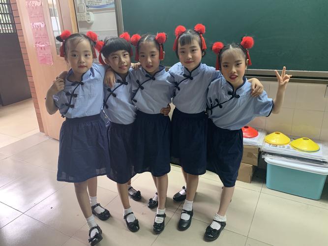 记小北路小学二年(3)班第一次合唱比赛(副本)