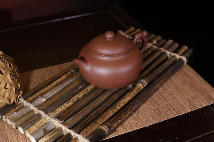 吴亚强紫砂壶作品 圆墩壶 紫泥 280cc 光器 助理工艺美术师 吴亚强