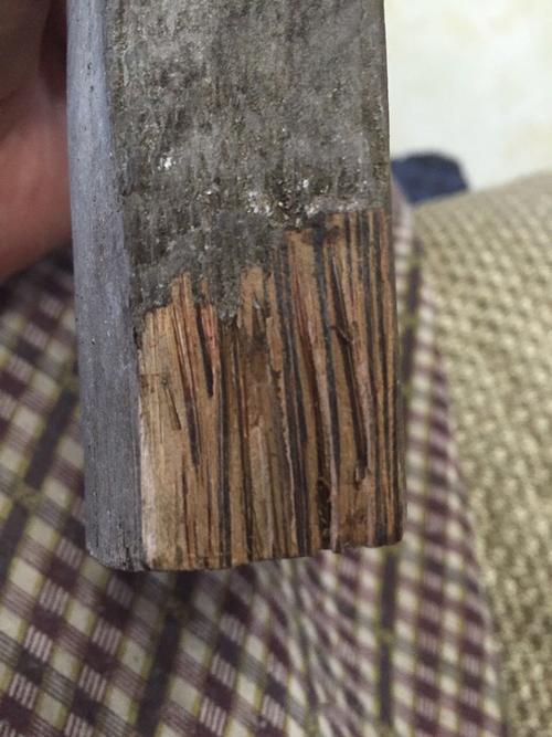 鸡翅木做的珠子! 追问: 你好,鸡翅木是哪里产的木头? 这个木值钱吗?