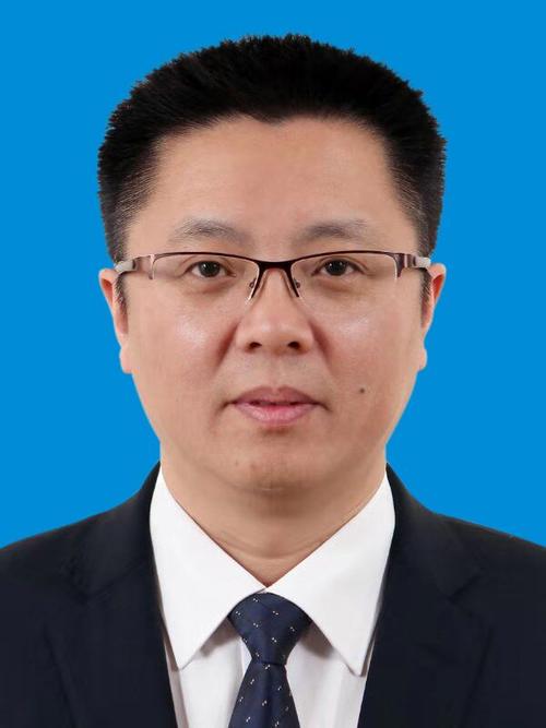 现任广安市前锋区委副书记,区人民政府党组书记,区长.