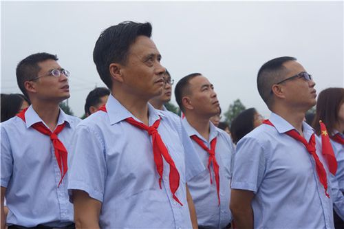初中●高中 资讯 > 正文 9月2日,成都市新都区蜀龙学校举行了以"我的