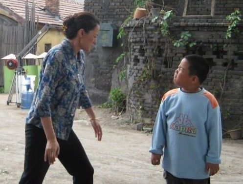 《槐树花开》"媳妇"梁爱琪遭袭击反应激烈      最后,这场潘长江"媳妇