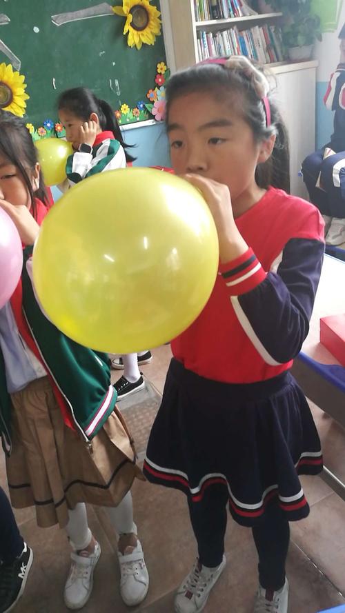 吹气球比赛,我吹了这么大