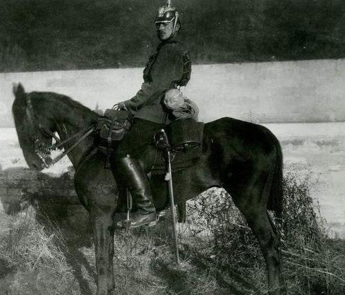 入侵中国的德国骑兵.