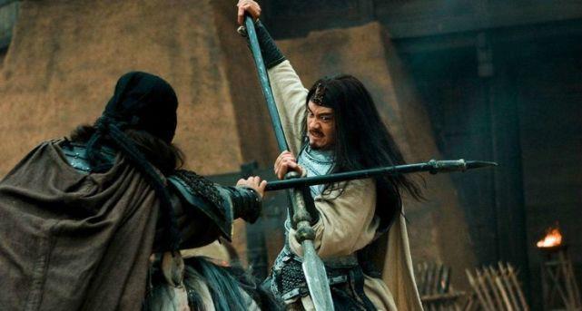 他是三国中的冷箭之王黄忠关羽许褚张辽皆死在此小人手中