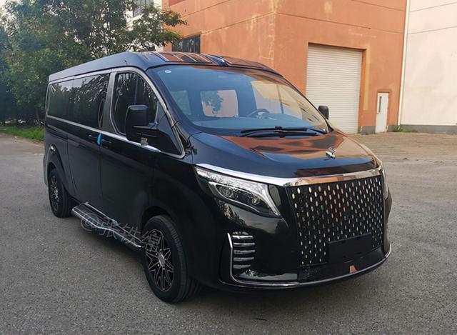 不一样的商务车江铃福特新车亮相