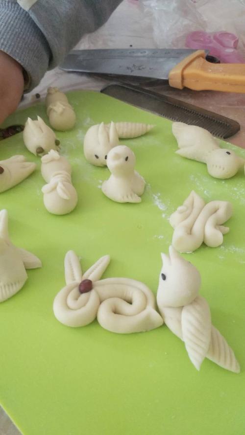 清明节~"亲子捏面花"活动~中一班