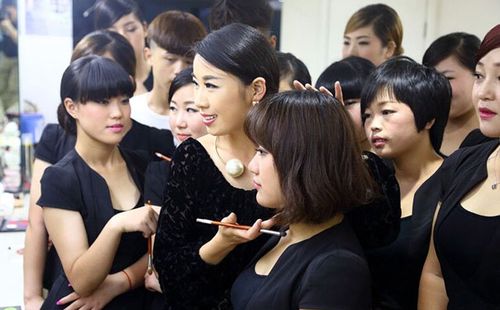 深圳哪所化妆学校教学模式好?老师教得好?