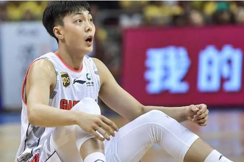 cba广东小将胡明轩的个人信息简介